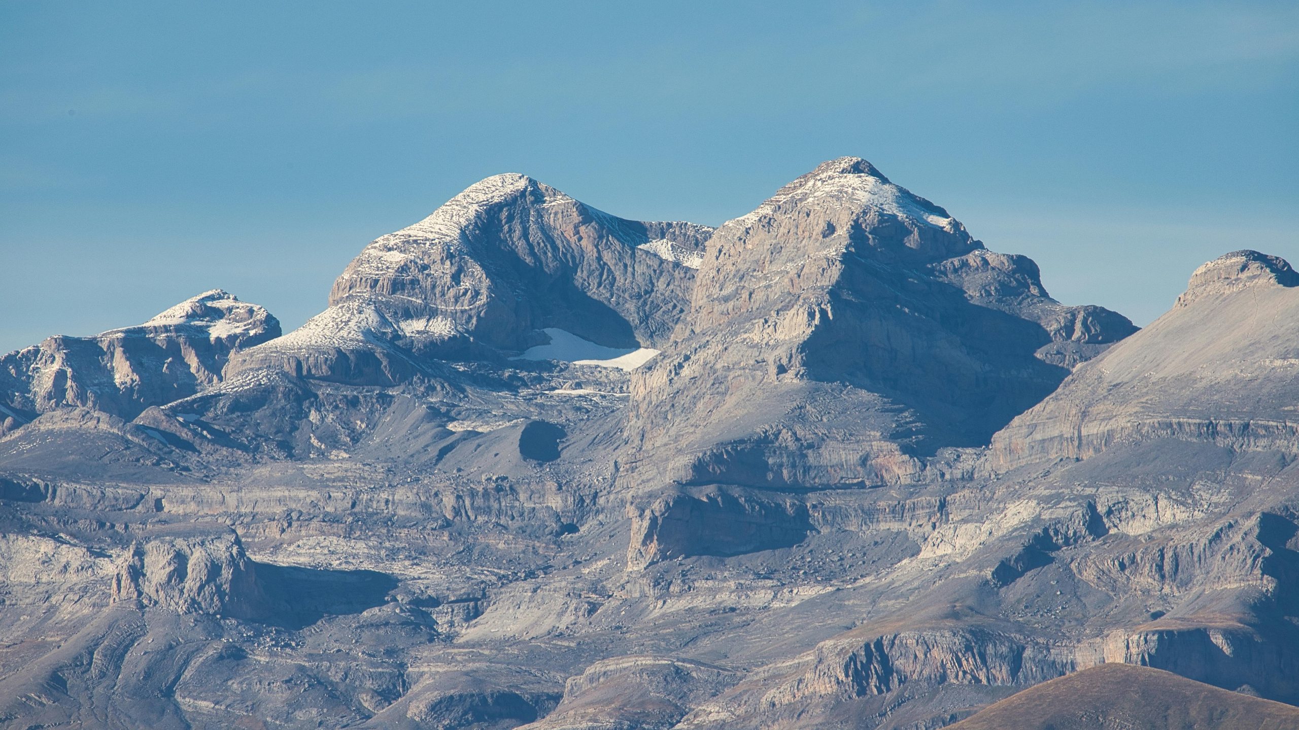 Breathtaking view of the rugged mountains in Ordesa, showcasing natural beauty.